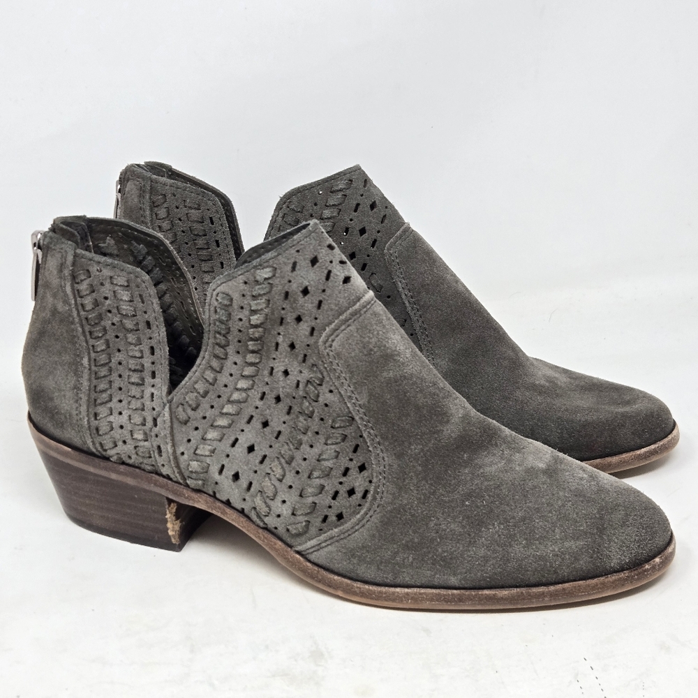 VINCE CAMUTO Prasata Perforated Leather Suede‎ Booties Taupe Gray Low Heel Sz 10